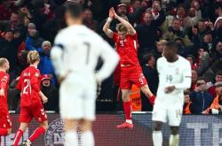 开云体育在线-丹麦完胜瓦伦西亚，C罗绝境逆转