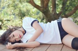 开云sport-银箭军团铁骑对决，汉密尔顿如何以王者统御终结雷诺与哈斯的缠斗