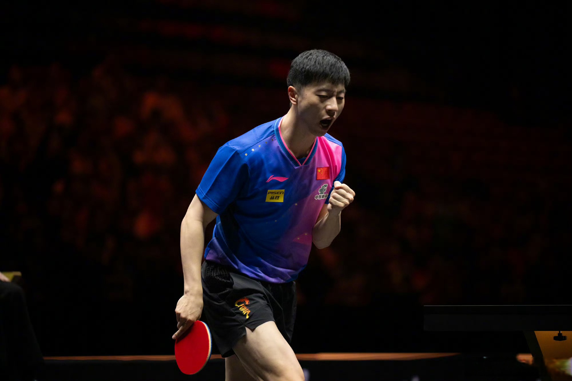 德国乒乓球队鏖战英国乒乓球队，马龙打破历史纪录