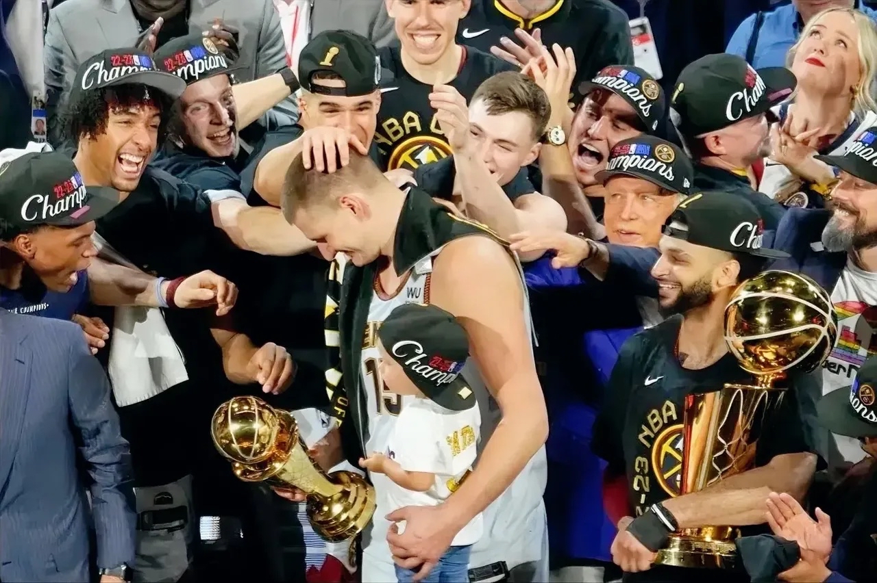 雄鹿B队碾压掘金，艾顿统治全场的简单介绍