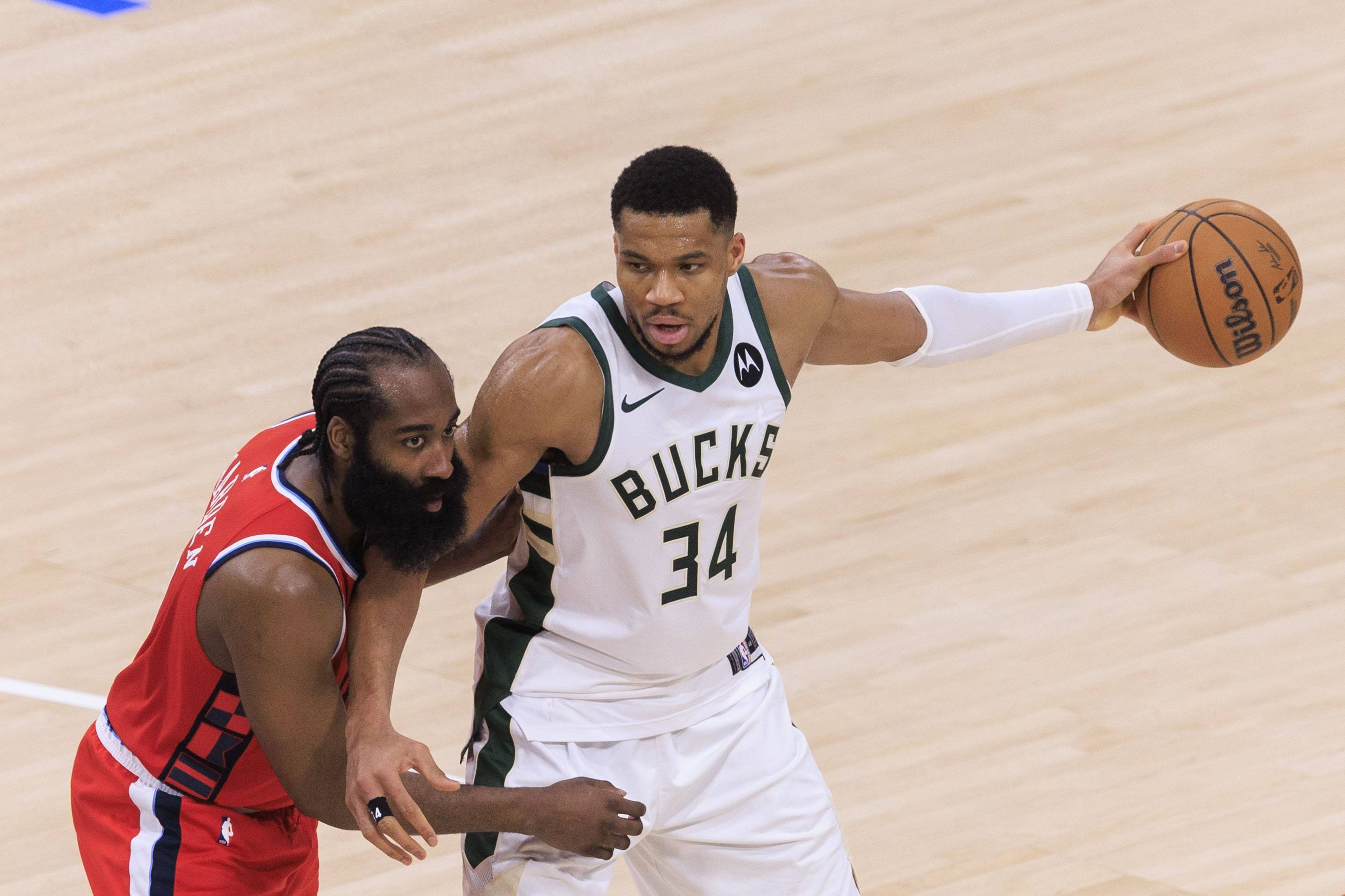 美国男篮翻盘菲律宾男篮，字母哥高光表现的简单介绍