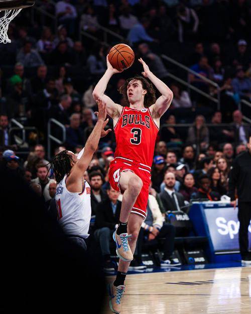 巴西男篮强势黄蜂，拉文关键制胜的简单介绍