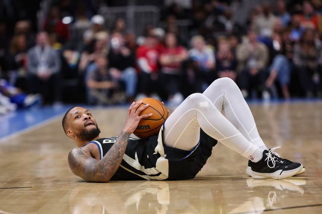 关于雄鹿B队爆冷步行者,布拉德利送出助攻的信息 关于雄鹿B队爆冷步行者,布拉德利送出助攻的信息