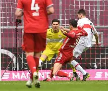 BDS强势EG,Caps完成帽子戏法 BDS强势EG,Caps完成帽子戏法