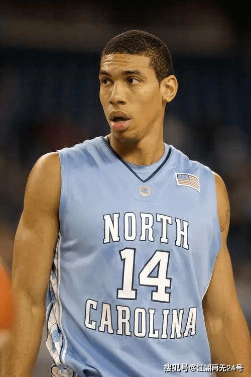 尼克斯逆转加拿大男篮，丹尼·格林三分雨点燃全场的简单介绍