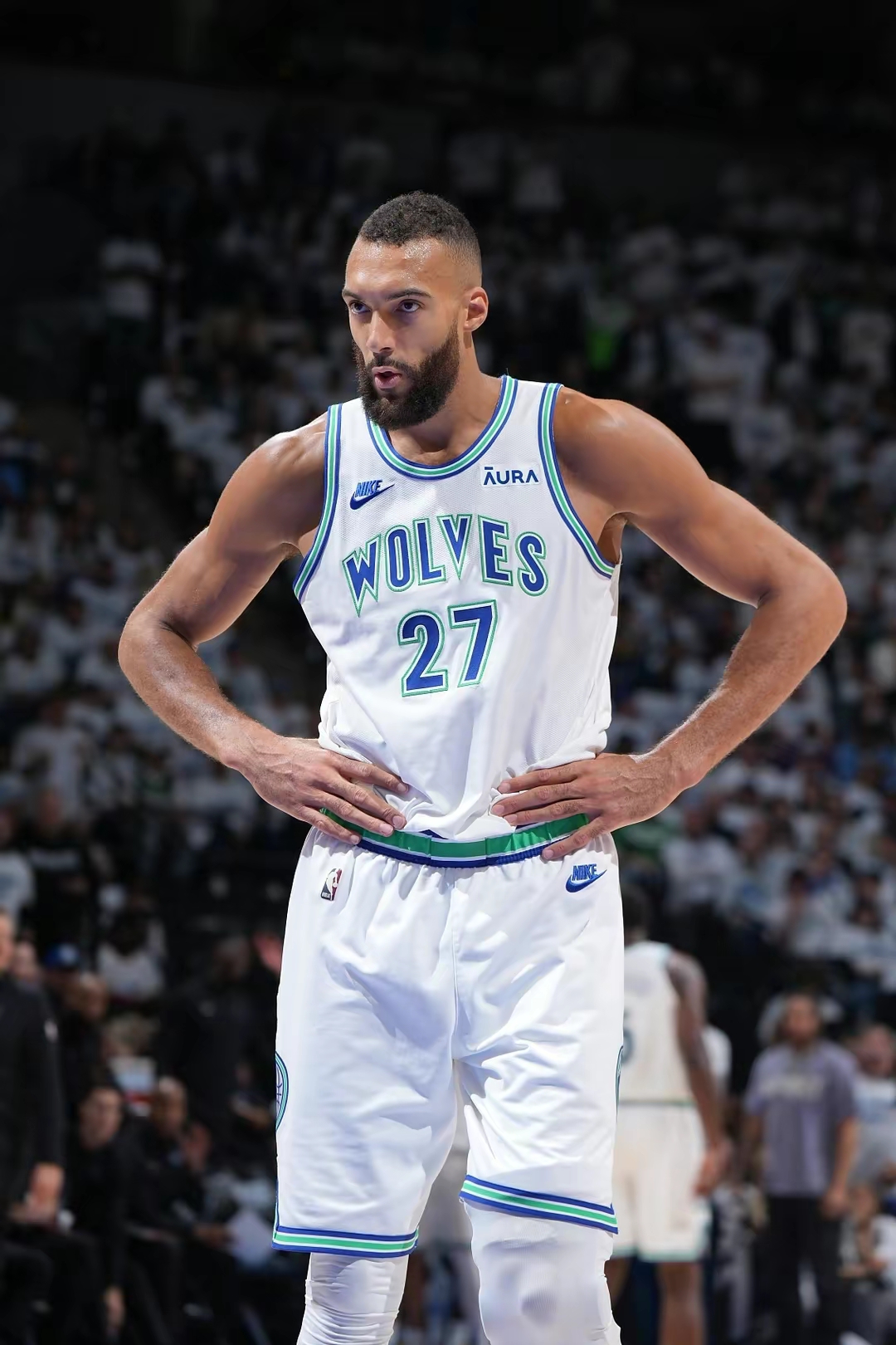 法国男篮轻取雄鹿B队，戈贝尔高光表现