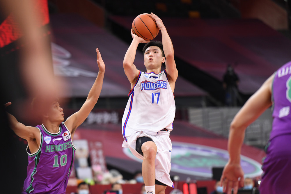 四川队轻取天津队,字母哥惊艳四座 四川队轻取天津队,字母哥惊艳四座