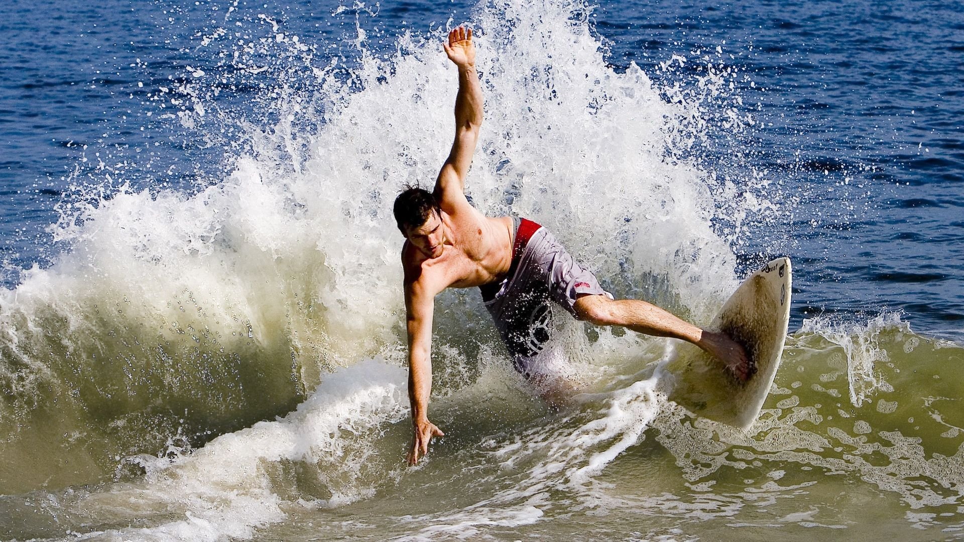 巴斯托尼成为关键先生,巴西提前终结奥地利悬念